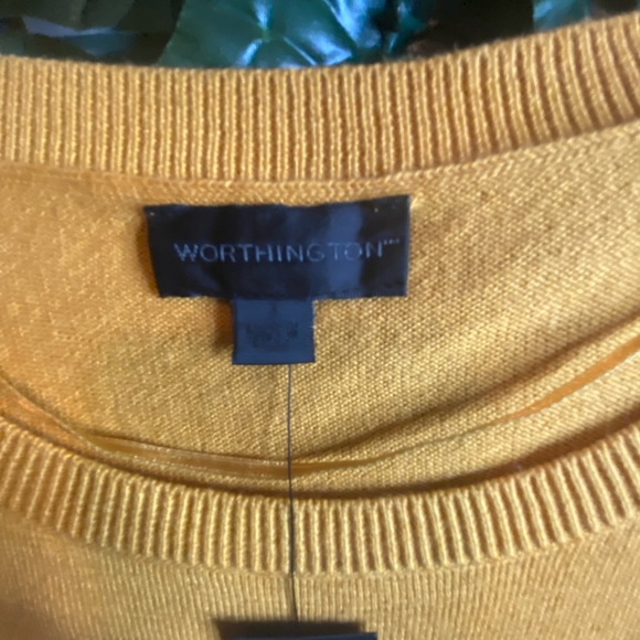 Shirt - Picture 3 of 5